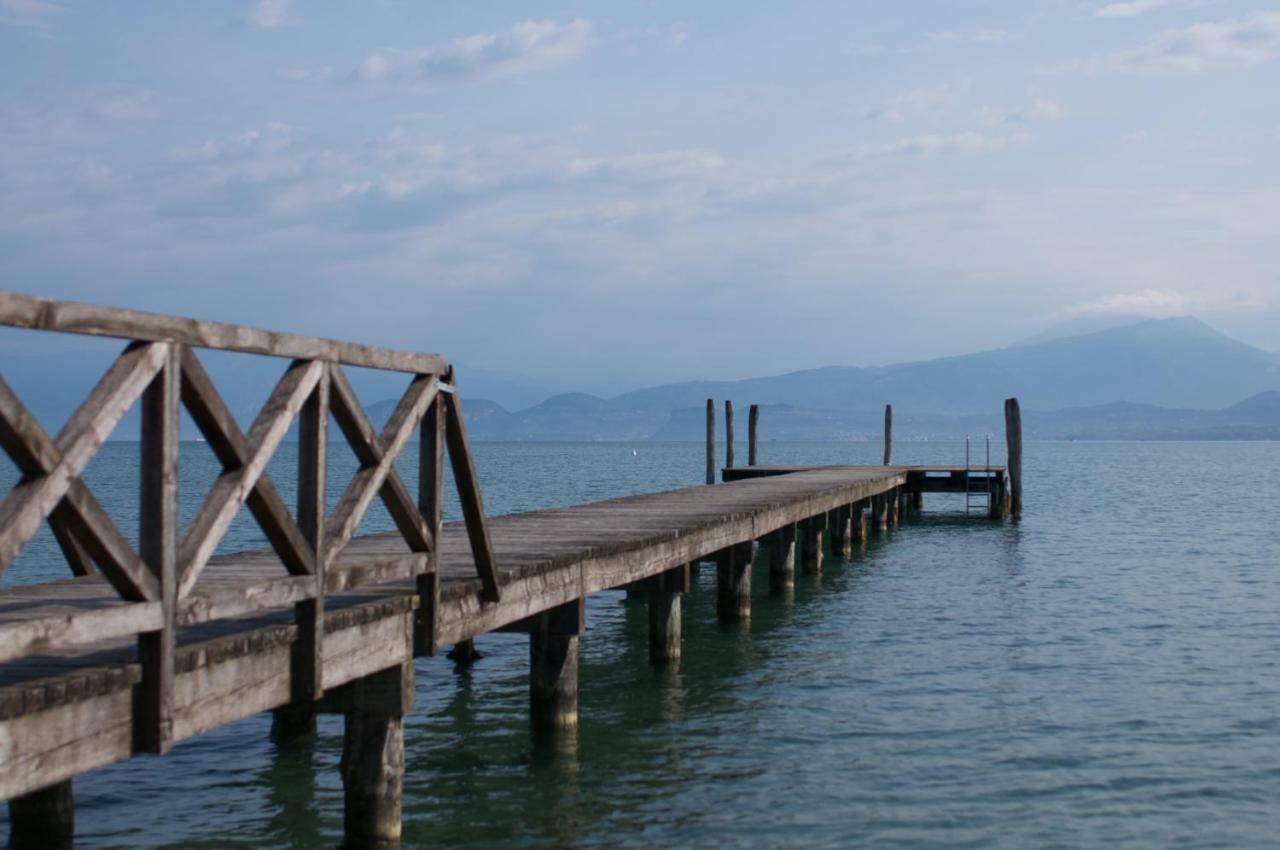 Villa Ferri Peschiera del Garda Bagian luar foto